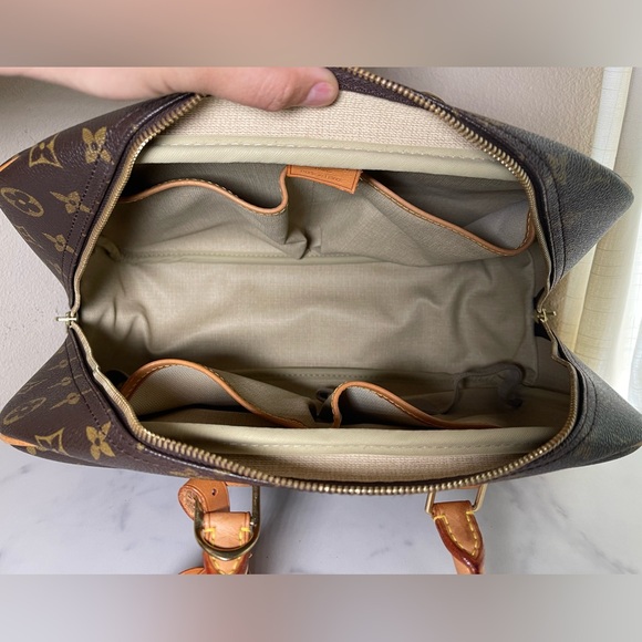 LOUIS VUITTON MONOGRAM DEAUVILLE BAG - Picture 9 of 15